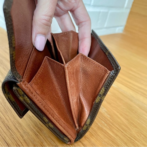 Louis Vuitton Authentic Monogram Elise Wallet on Chain - Picture 5 of 12